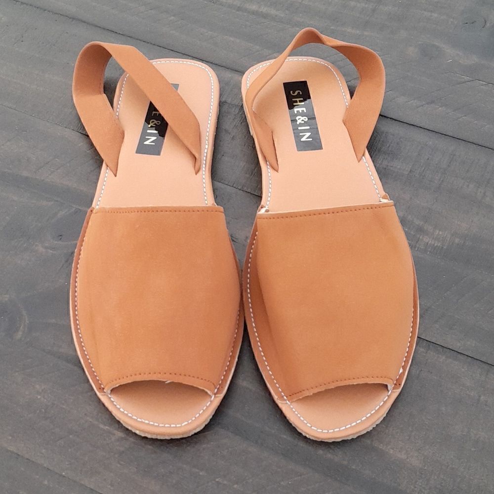 She & in sandals new with no tags size size 8 and 1/2